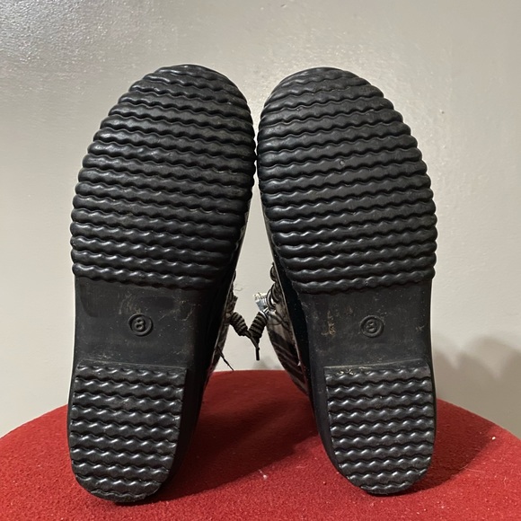 Plaid Duck Boots - Picture 6 of 6